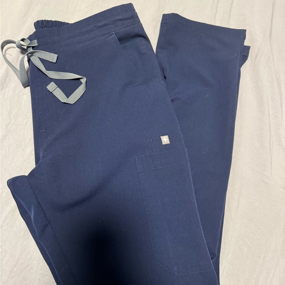 Hardly worn, figs straight leg scrubs. Small